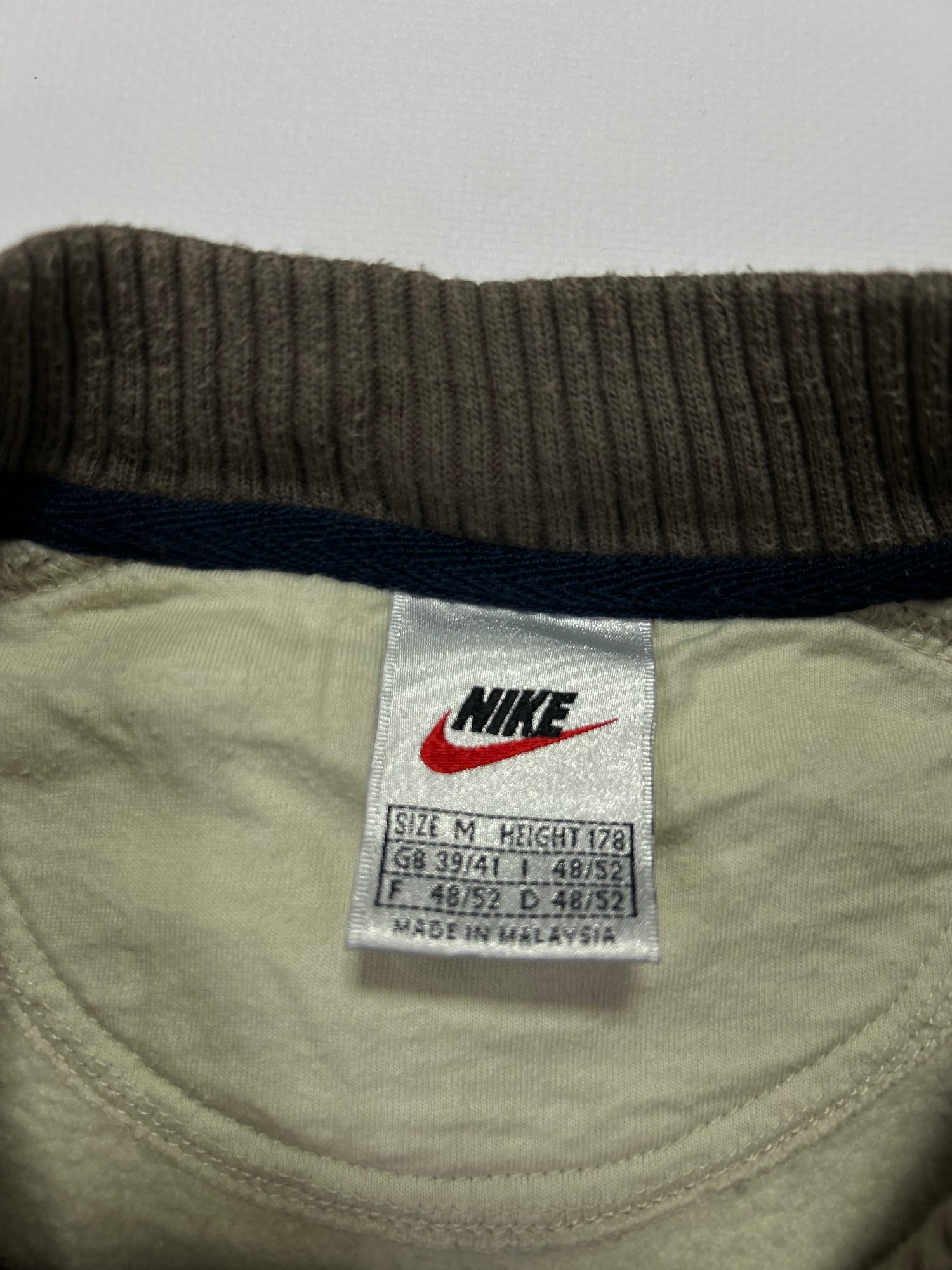 SUPER RARE Nike Vintage Sweatshirt Cream - (M)