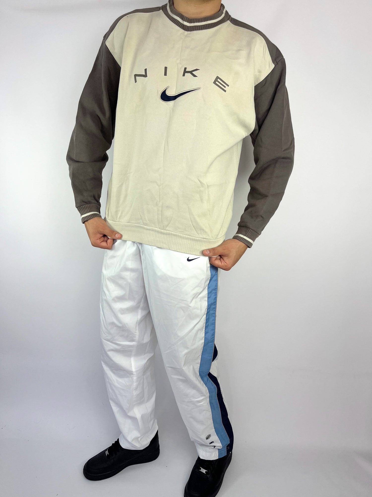 SUPER RARE Nike Vintage Sweatshirt Cream - (M)