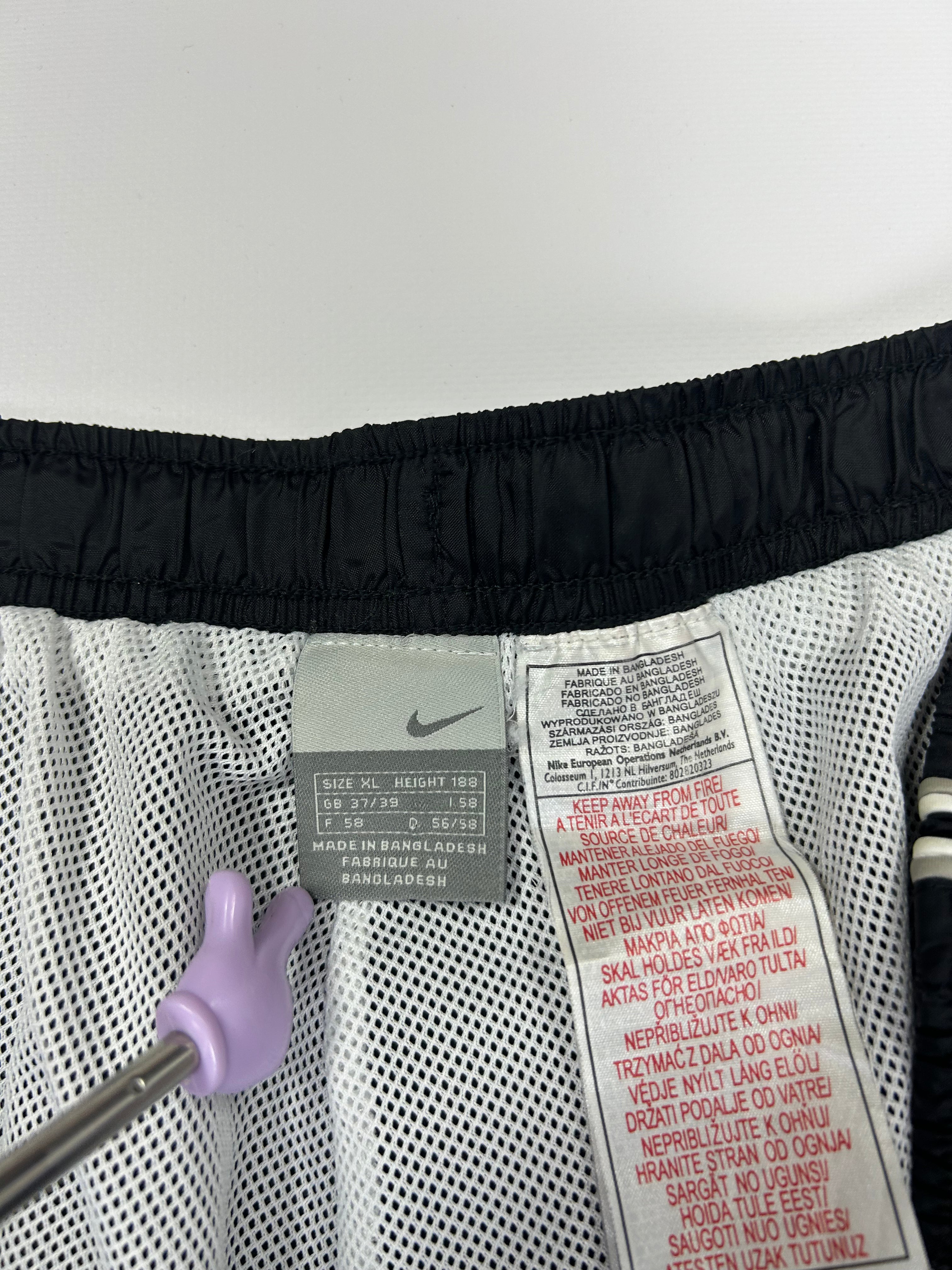 SUPER RARE Nike Vintage Trackpants Black - (M)